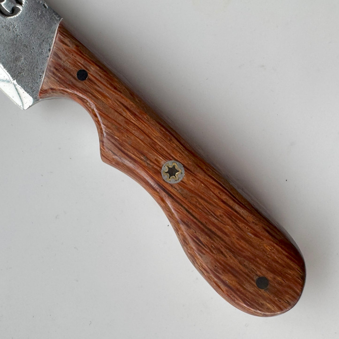 Red Palm Knife